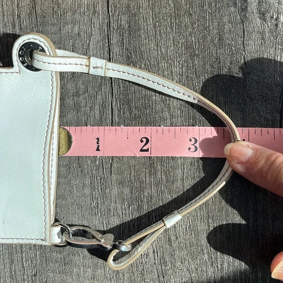 Auth. Tod’s White Leather Phone/Cards Case - Picture 14 of 16